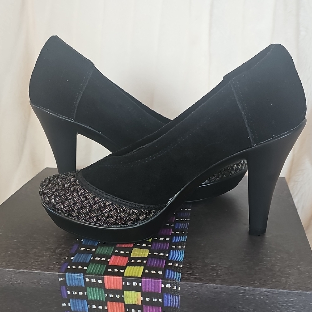bernie mev. Black Heels with Multicolor Woven Detail